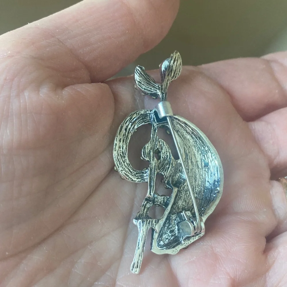 Vibrant Rhinestone Chameleon Brooch - Picture 8 of 8